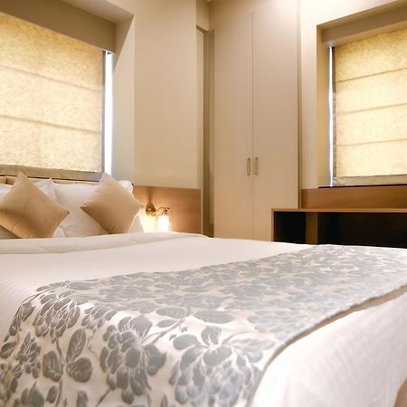 The Falcon Inn Mumbai Bagian luar foto